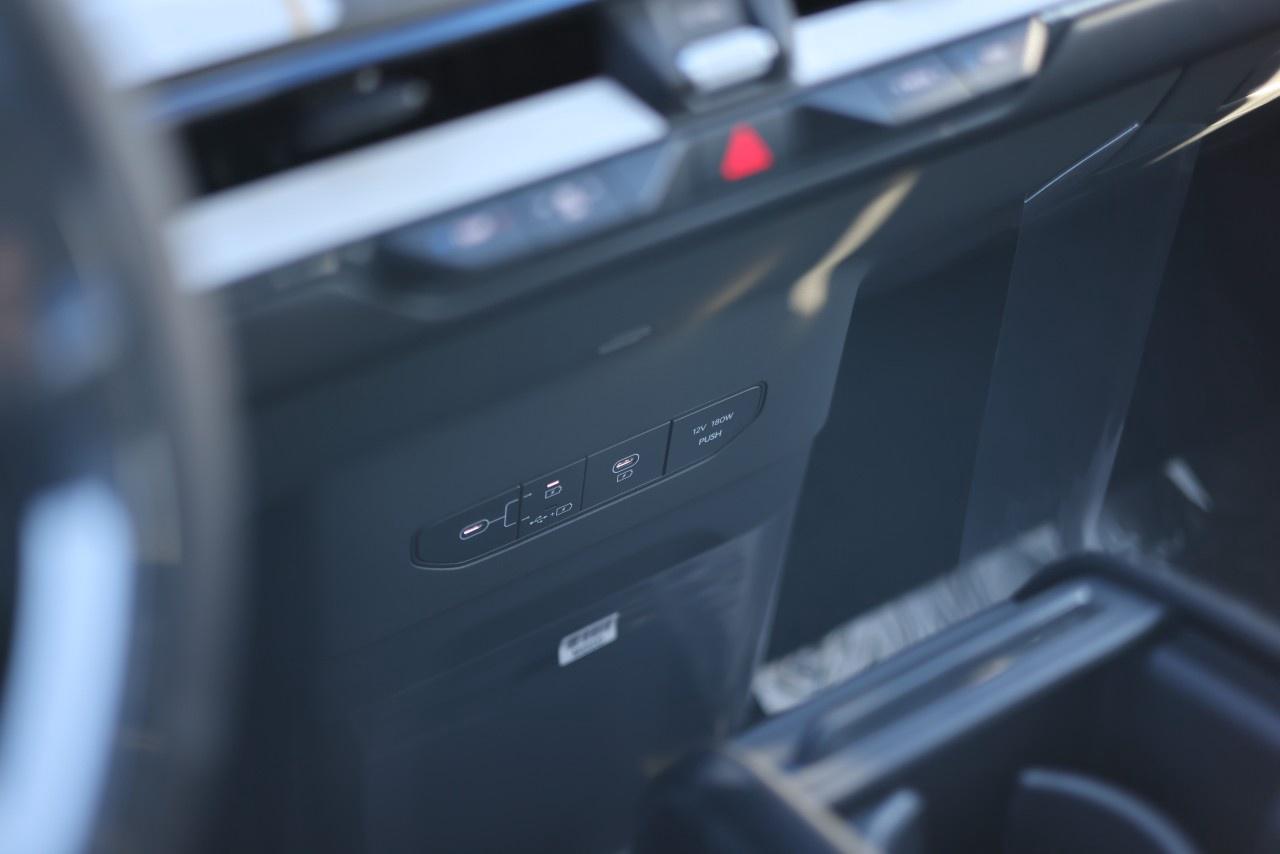 2026 Kia EV9 Land w/Plus Package AWD Photo