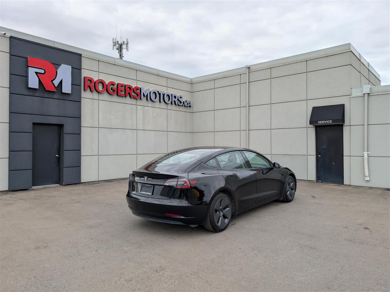 2021 Tesla Model 3 STANDARD RANGE PLUS Photo4