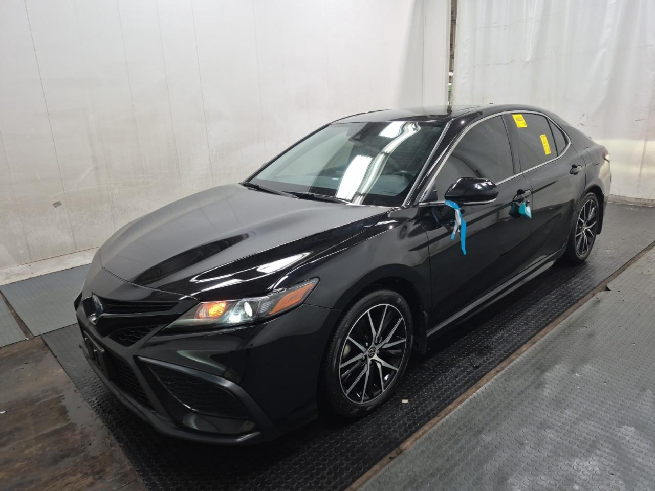 2023 Toyota Camry Hybrid | SE UPGRADE | SUNROOF | NO ACCIDENTS Photo0