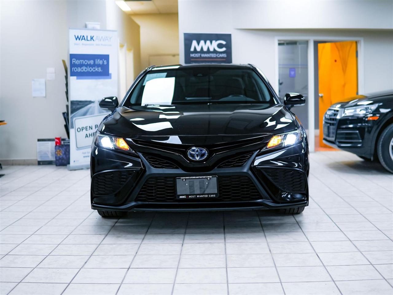 2023 Toyota Camry Hybrid | SE UPGRADE | SUNROOF | NO ACCIDENTS Photo