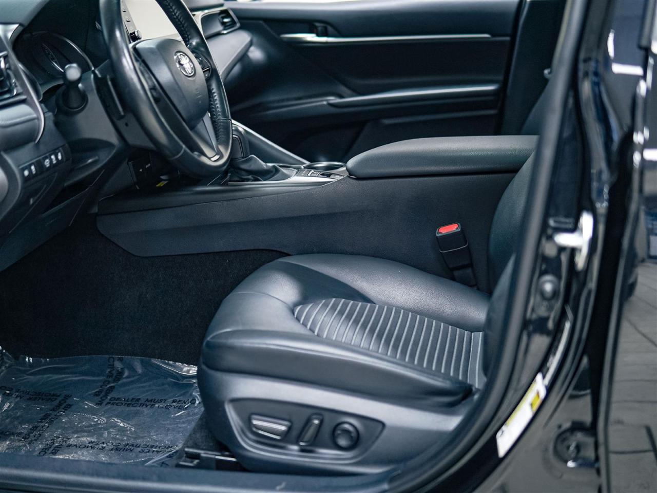 2023 Toyota Camry Hybrid | SE UPGRADE | SUNROOF | NO ACCIDENTS Photo