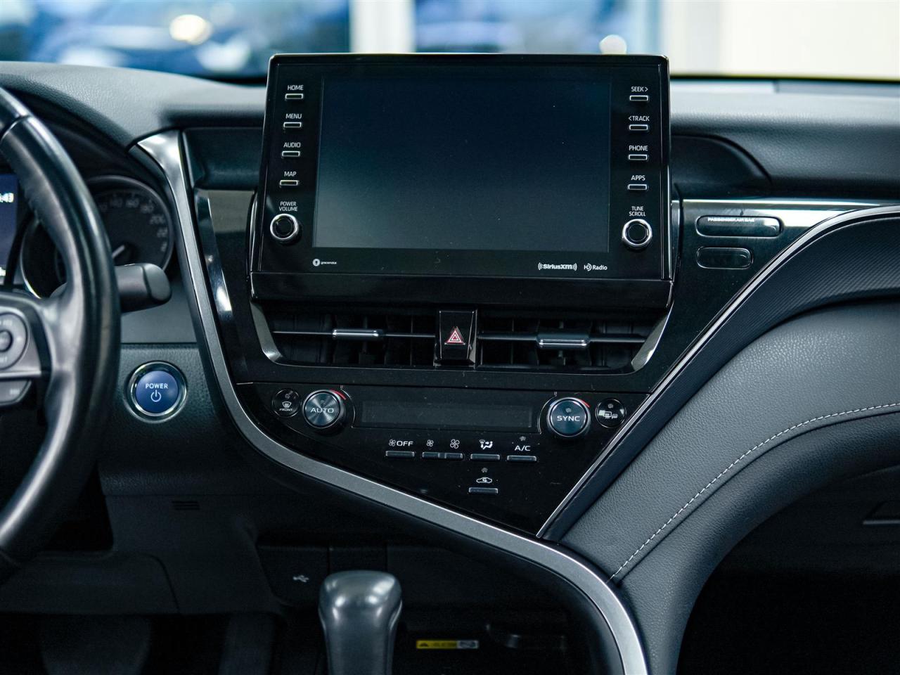 2023 Toyota Camry Hybrid | SE UPGRADE | SUNROOF | NO ACCIDENTS Photo