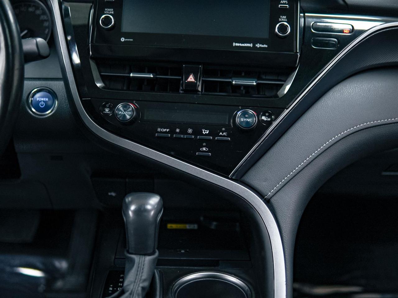 2023 Toyota Camry Hybrid | SE UPGRADE | SUNROOF | NO ACCIDENTS Photo