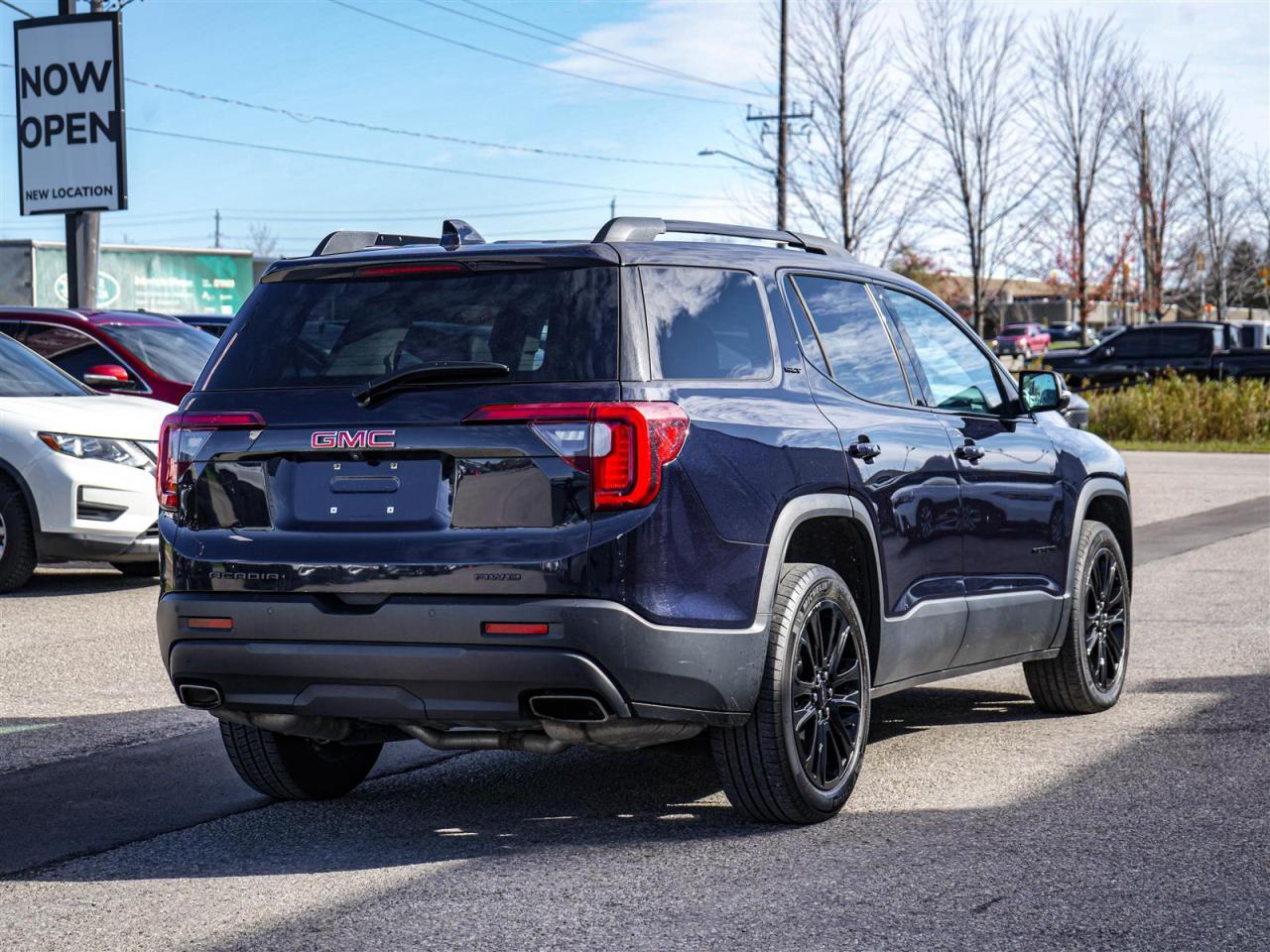 2022 GMC Acadia SLT AWD | 7 PASS | LEATHER | SUNROOF Photo