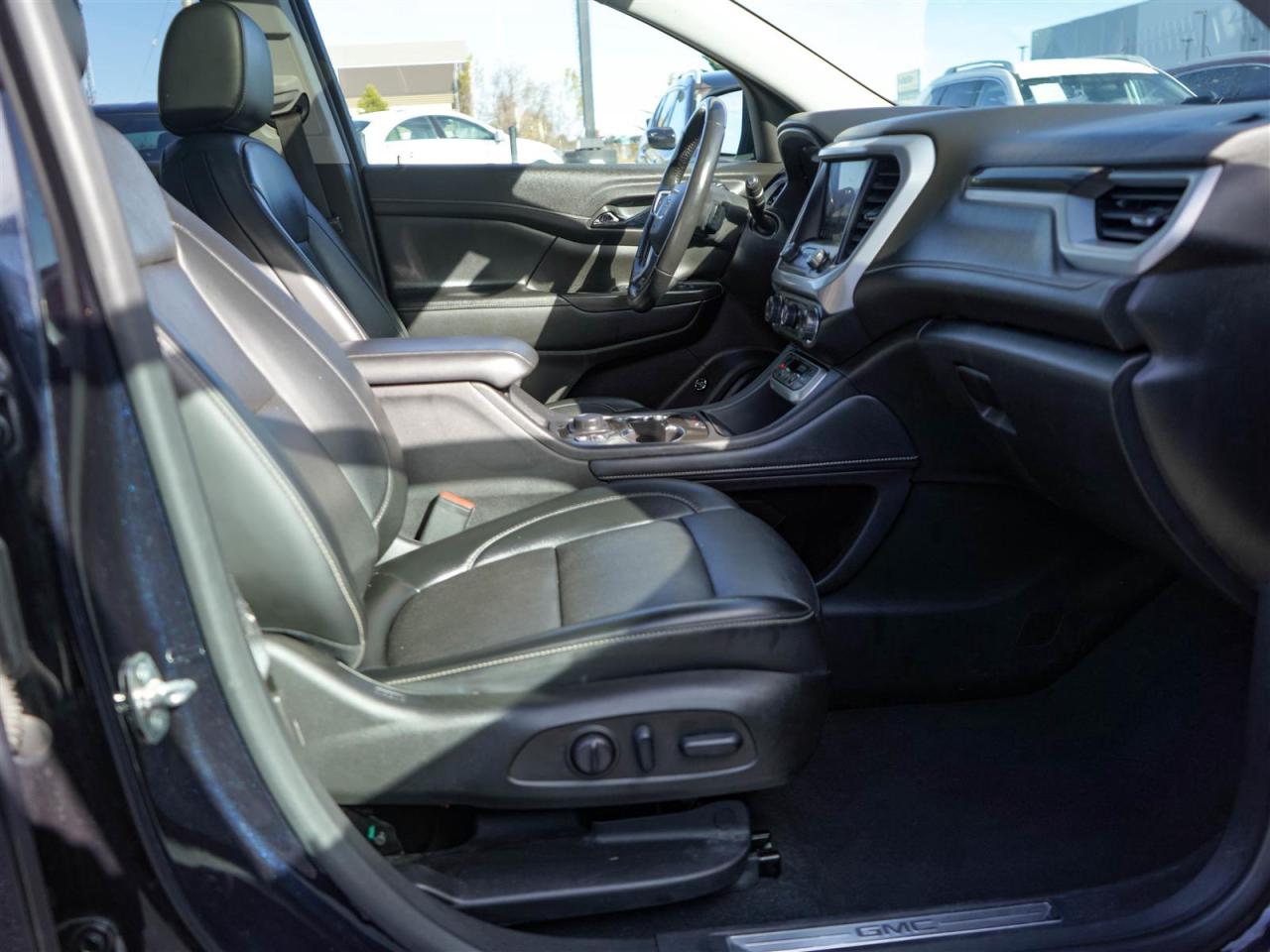 2022 GMC Acadia SLT AWD | 7 PASS | LEATHER | SUNROOF Photo