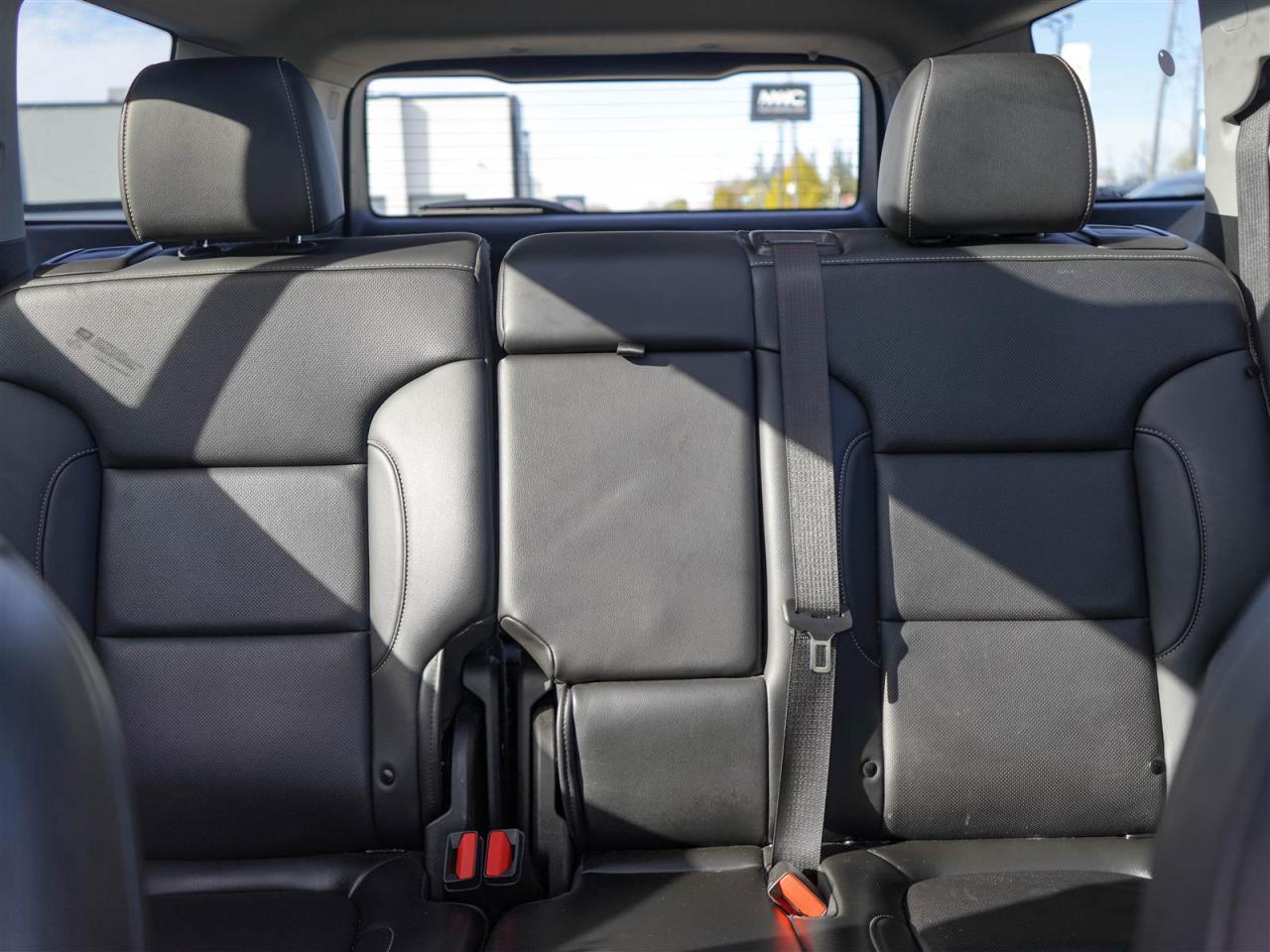 2022 GMC Acadia SLT AWD | 7 PASS | LEATHER | SUNROOF Photo