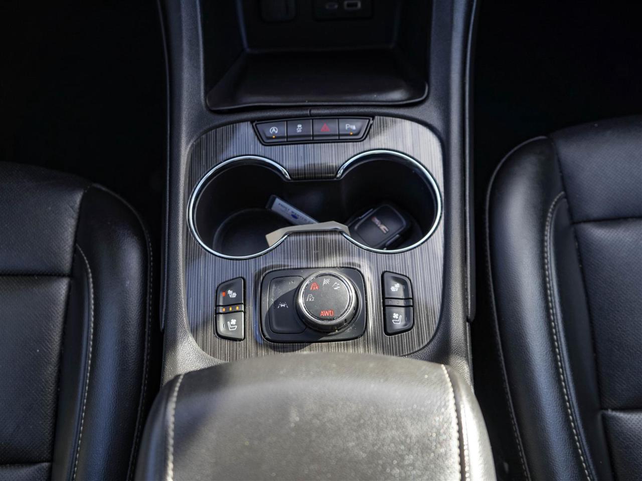 2022 GMC Acadia SLT AWD | 7 PASS | LEATHER | SUNROOF Photo