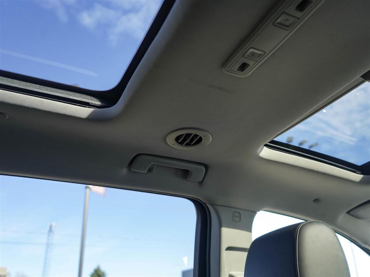 2022 GMC Acadia SLT AWD | 7 PASS | LEATHER | SUNROOF Photo