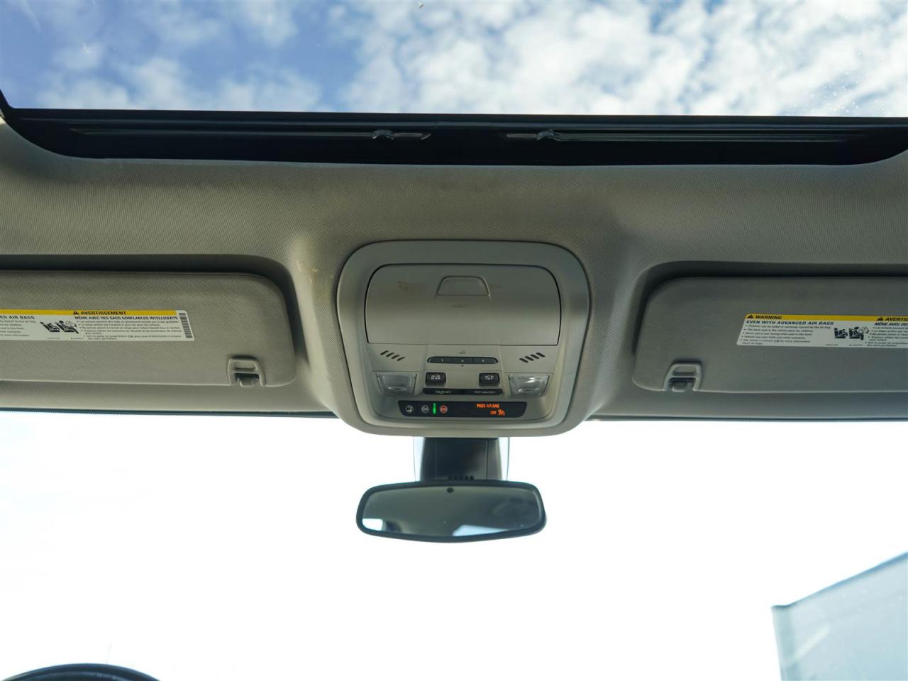 2022 GMC Acadia SLT AWD | 7 PASS | LEATHER | SUNROOF Photo