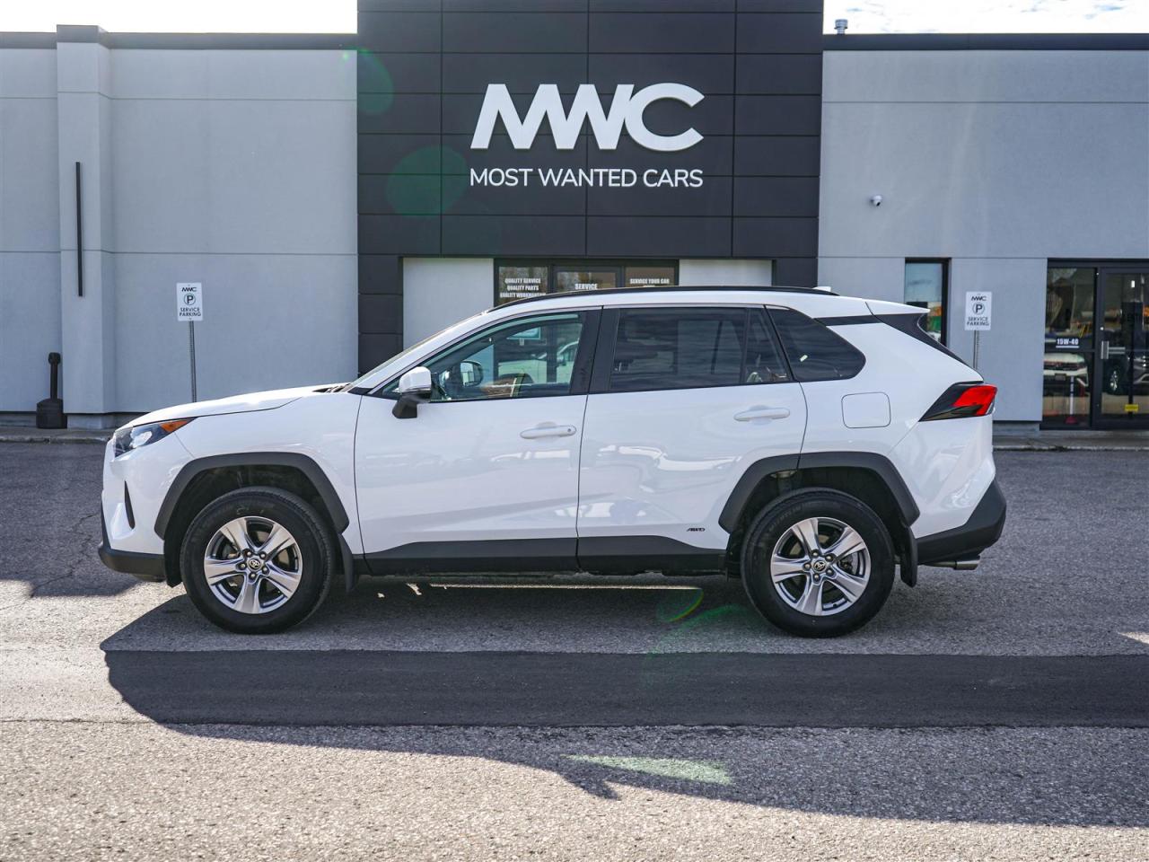 2022 Toyota RAV4 HYBRID LE AWD | 7 SERVICE RECORDS | NO ACCIDENTS Photo