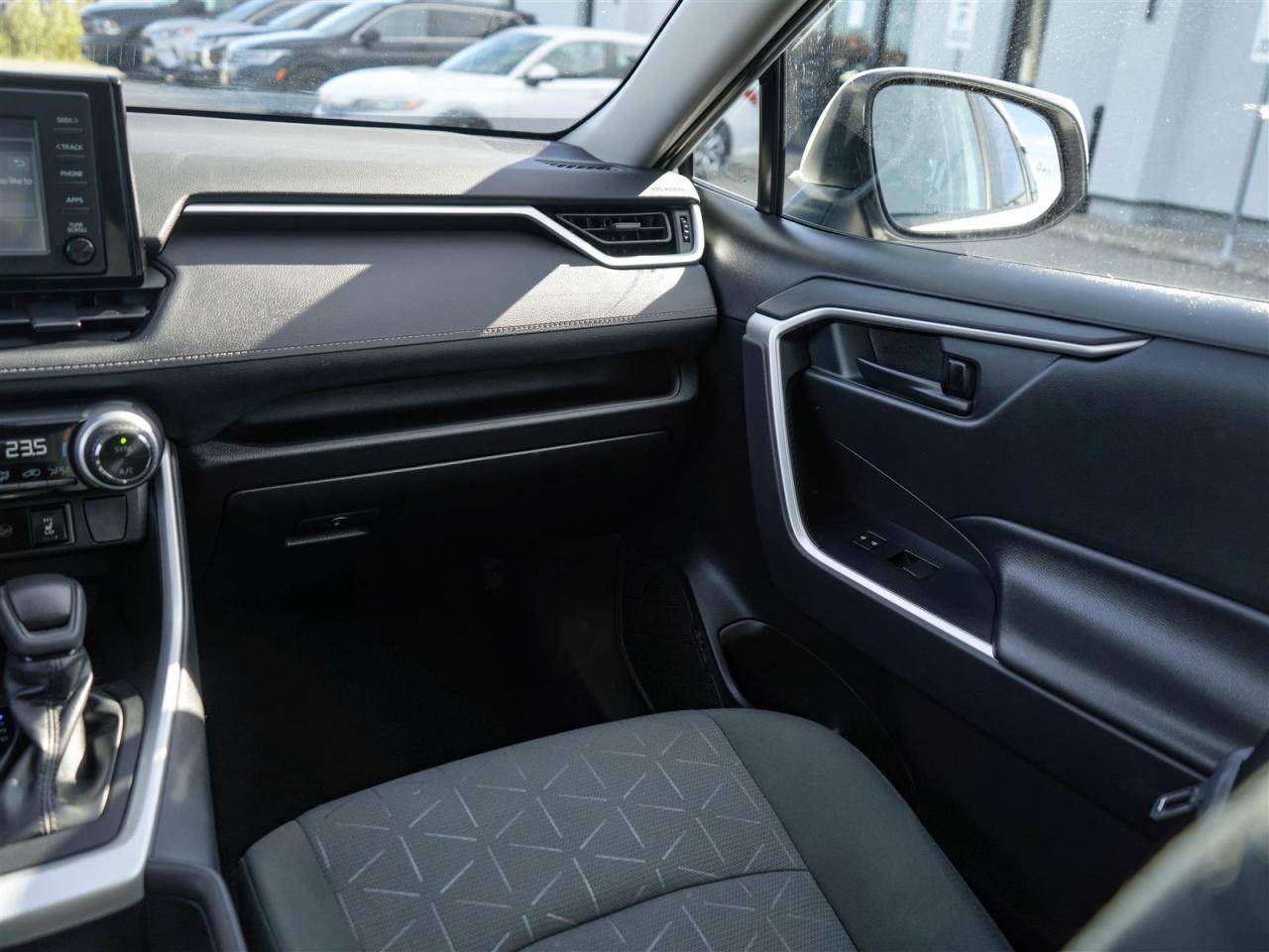 2022 Toyota RAV4 HYBRID LE AWD | 7 SERVICE RECORDS | NO ACCIDENTS Photo