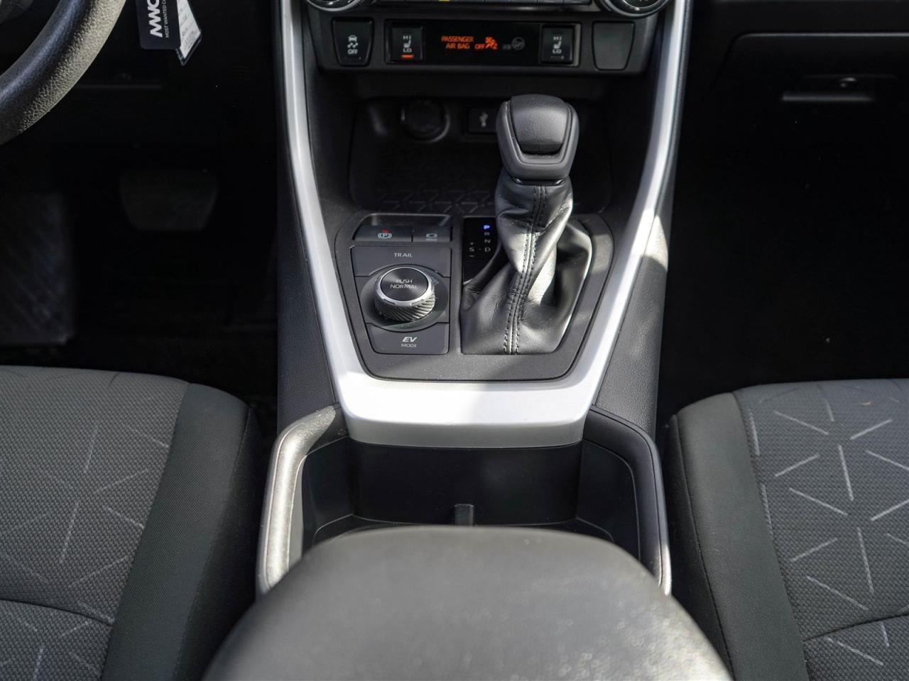 2022 Toyota RAV4 HYBRID LE AWD | 7 SERVICE RECORDS | NO ACCIDENTS Photo