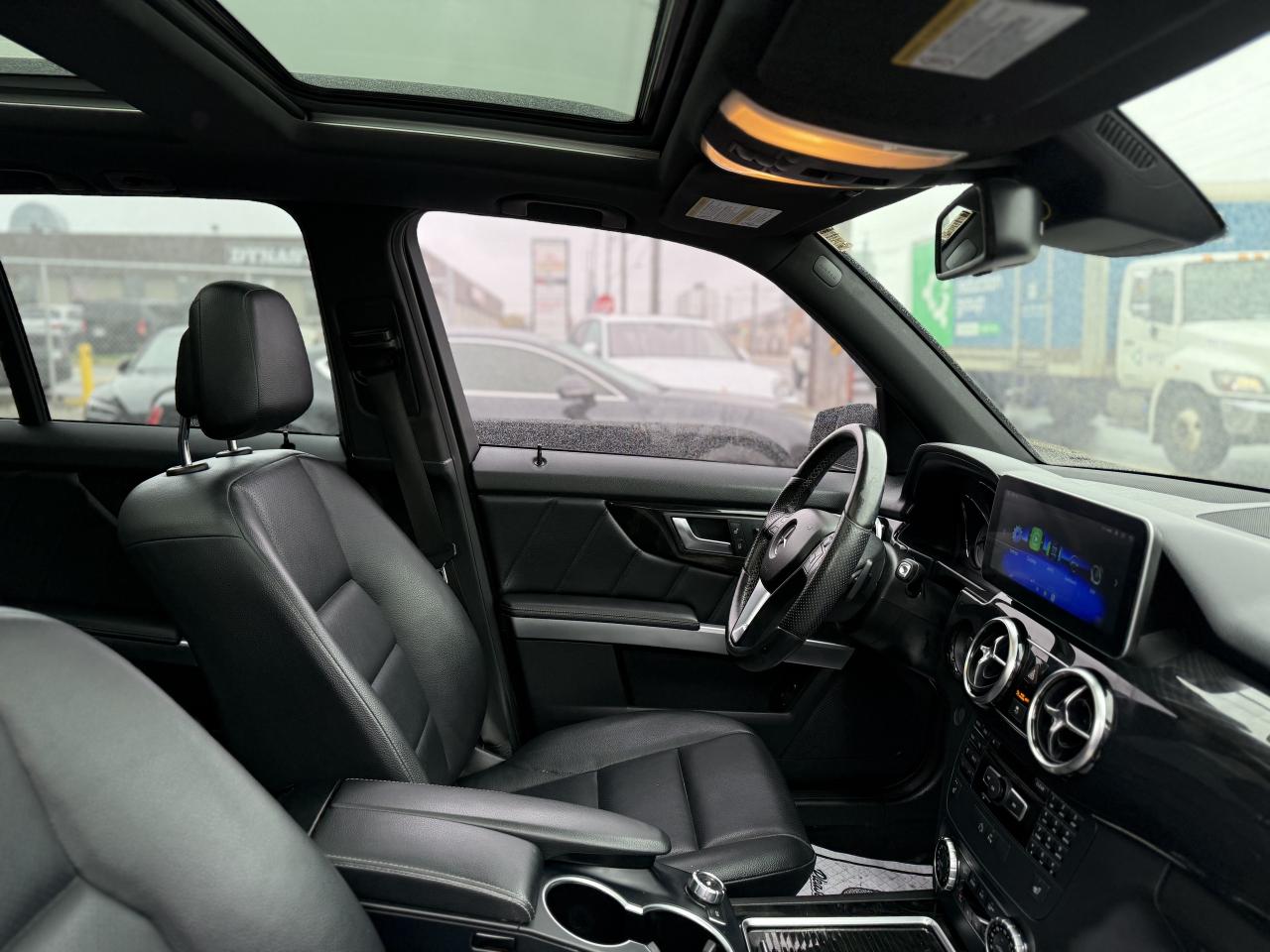 2015 Mercedes-Benz GLK-Class 250 //AMG SPORT PKG | 360 CAM | UPGRADED | CARPLAY Photo