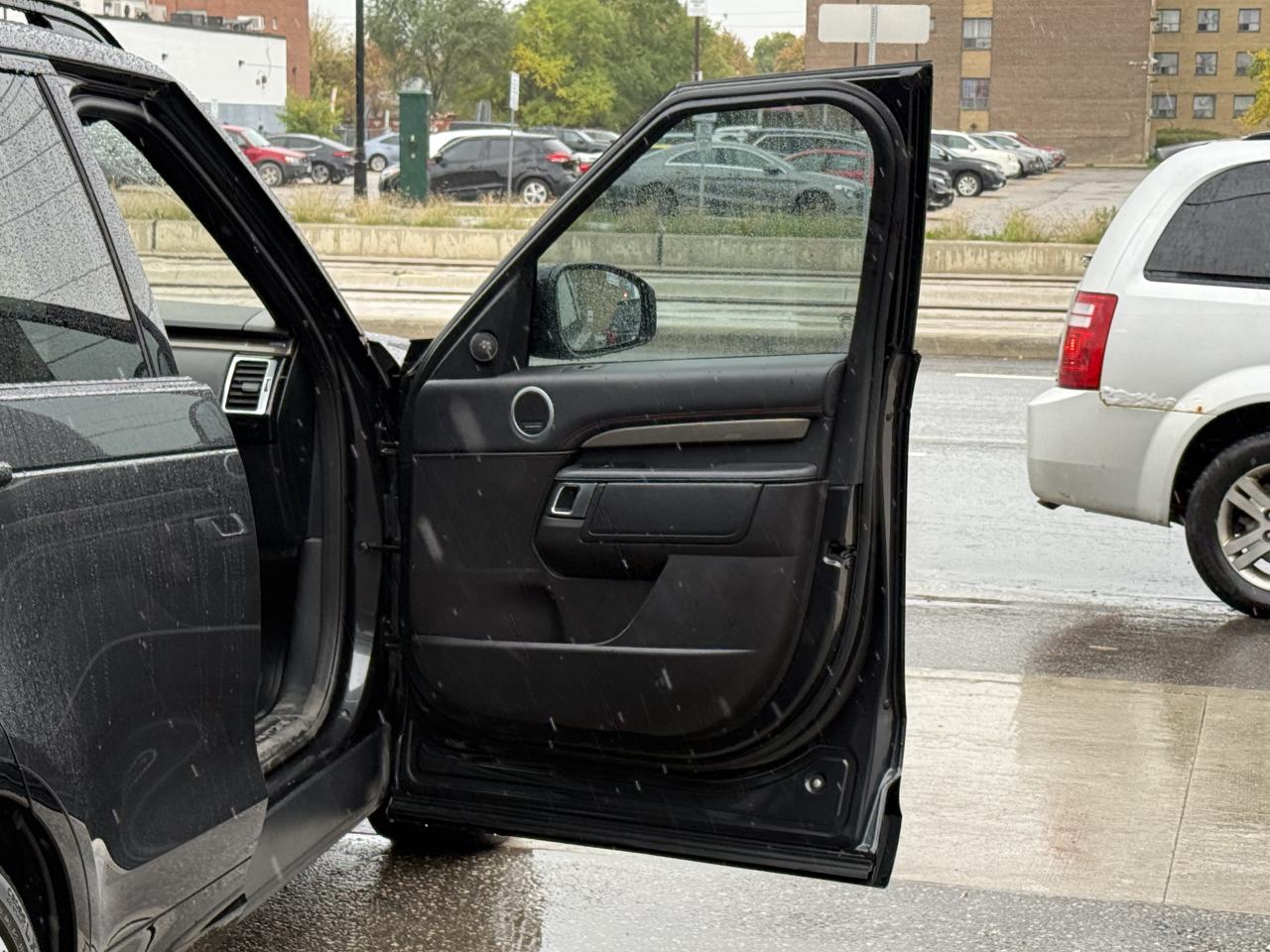 2017 Land Rover Discovery HSE LUXURY TD6 | MERIDIAN | PANO | 360 CAMERA | Photo