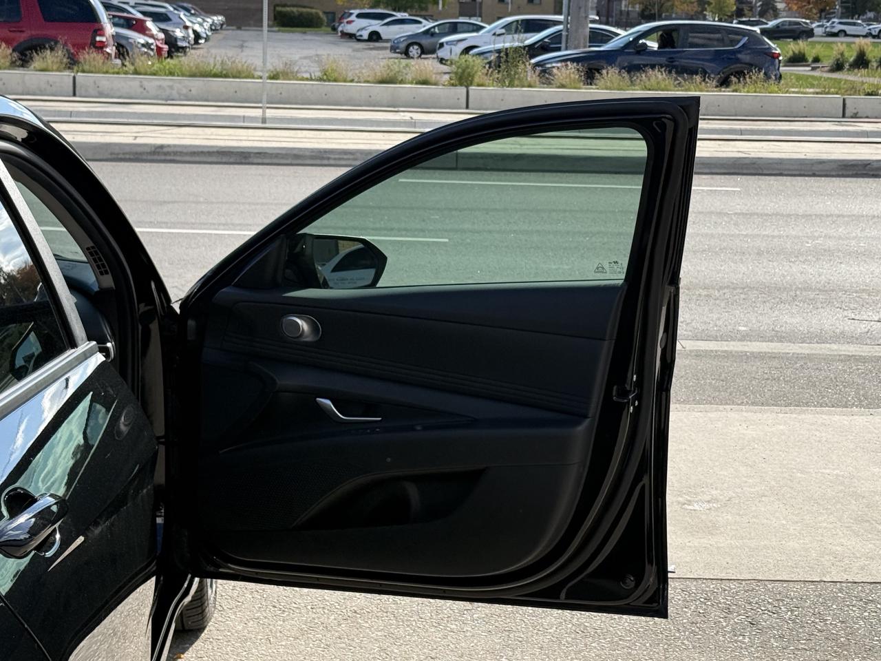 2024 Hyundai Elantra SEL | SUNROOF | CARPLAY | NAVI | BACK UP CAMERA Photo