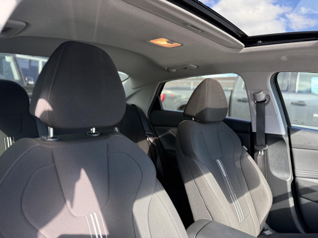 2024 Hyundai Elantra SEL | SUNROOF | CARPLAY | NAVI | BACK UP CAMERA Photo