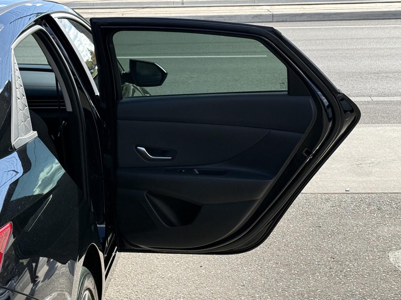 2024 Hyundai Elantra SEL | SUNROOF | CARPLAY | NAVI | BACK UP CAMERA Photo