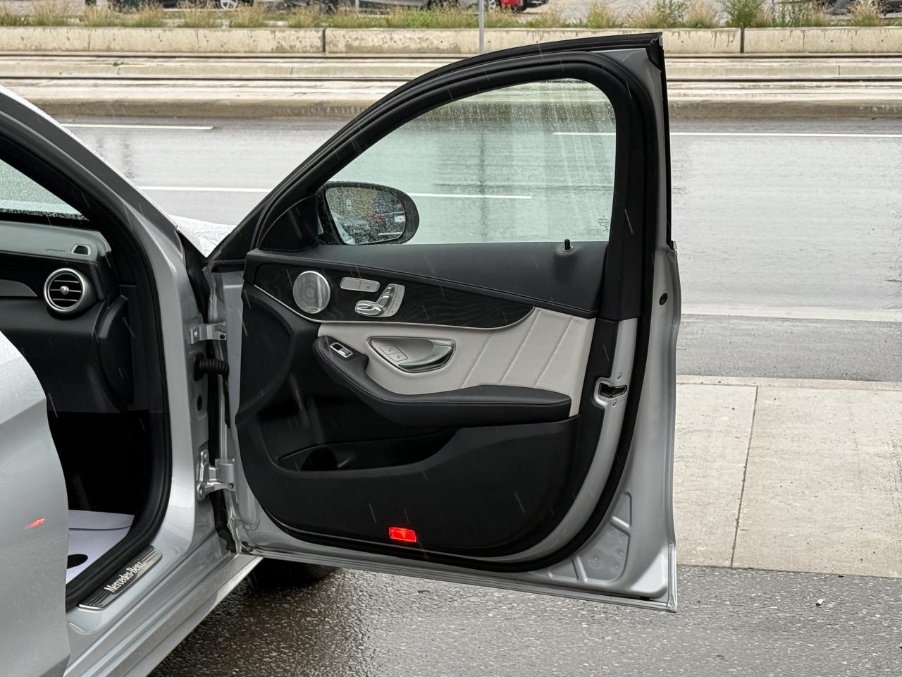 2015 Mercedes-Benz C-Class 400 //AMG SPORT | LOW KM | PANO | BURMESTER Photo