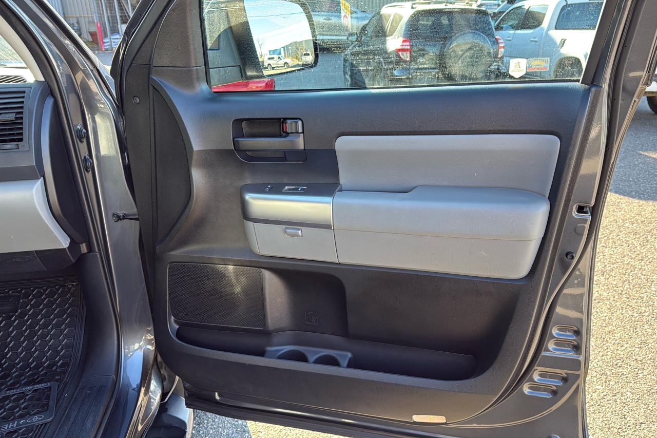 2020 Toyota Sequoia SR5 Photo