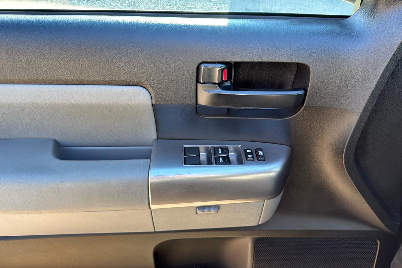2020 Toyota Sequoia SR5 Photo