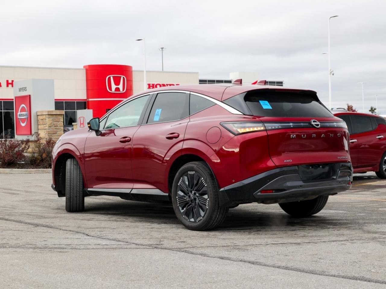 2025 Nissan Murano Platinum  - Cooled Seats -  Leather Seats Photo3