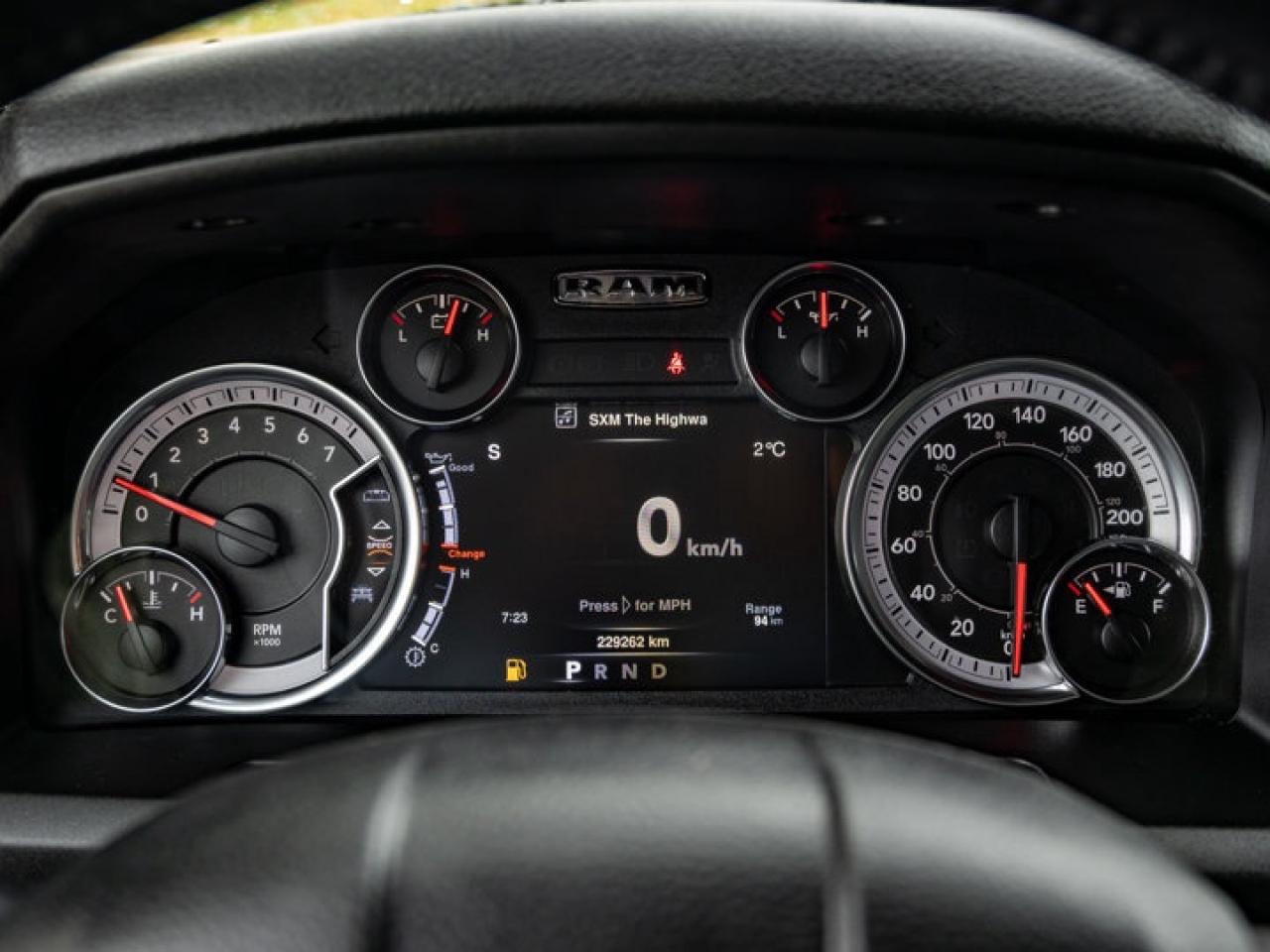 2021 RAM 1500 Classic WARLOCK Photo3