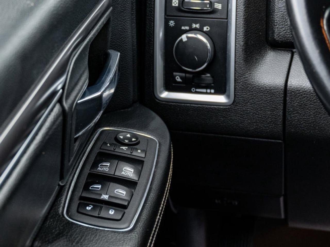 2021 RAM 1500 Classic WARLOCK Photo