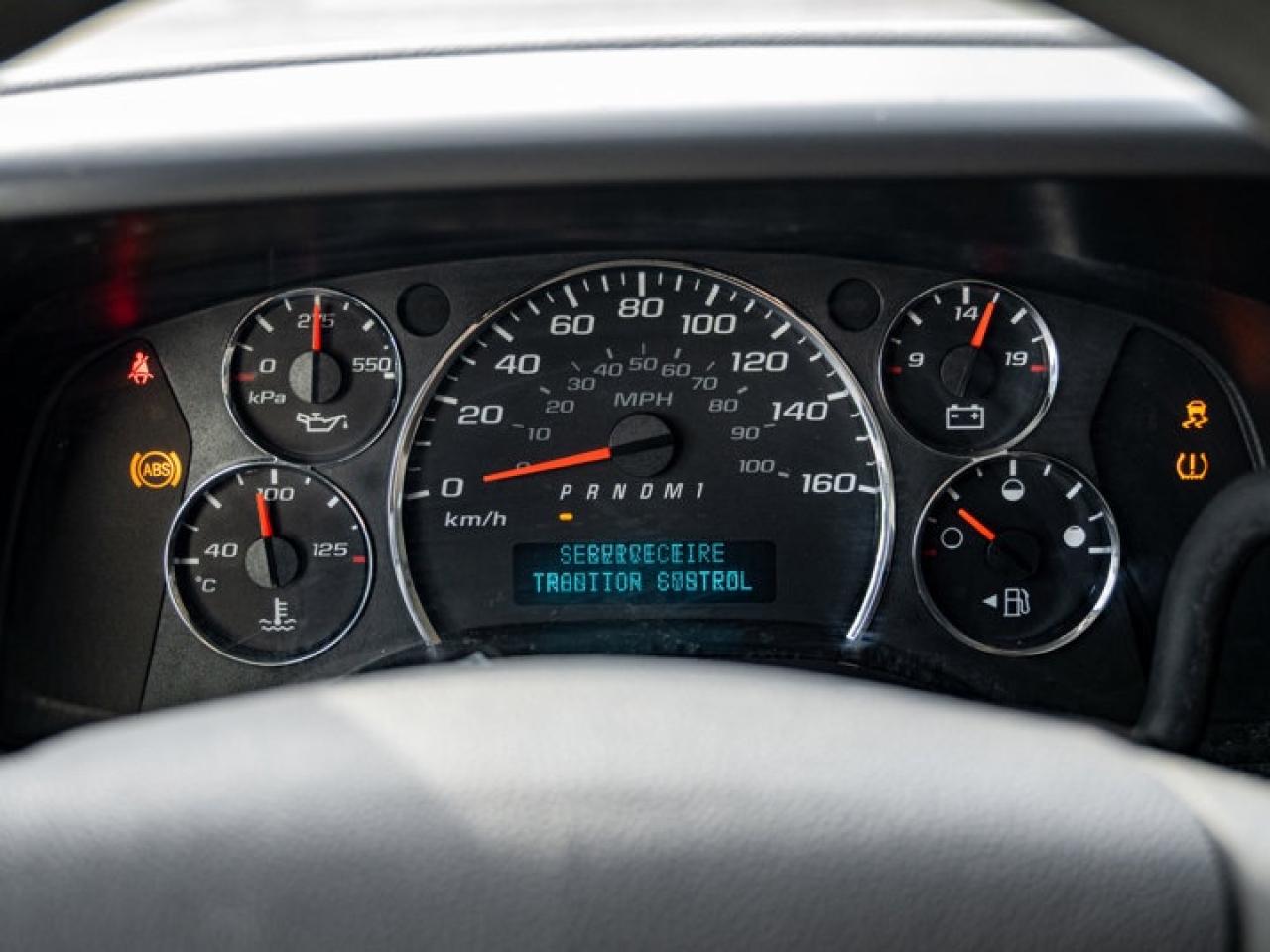 2017 GMC Savana Cargo Van Photo3