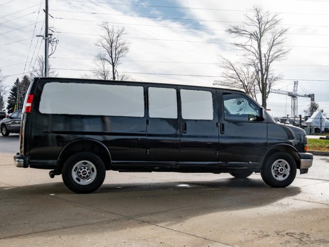 2017 GMC Savana Cargo Van Photo