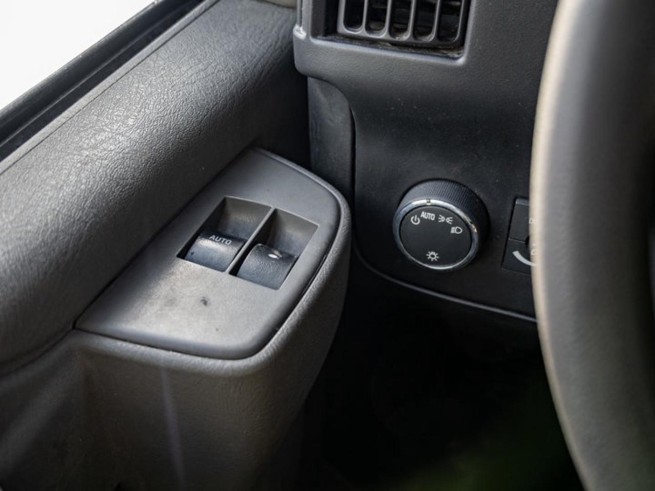 2017 GMC Savana Cargo Van Photo