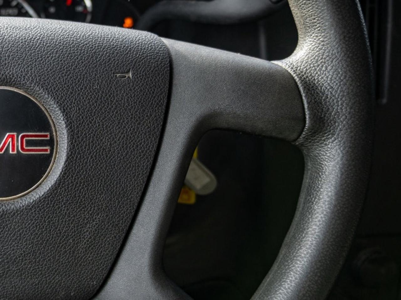 2017 GMC Savana Cargo Van Photo