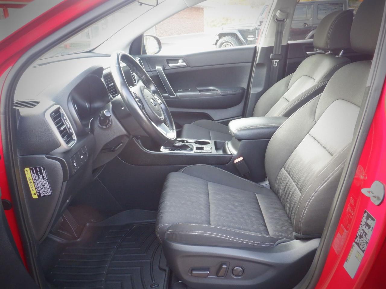 2020 Kia Sportage EX - Photo #4