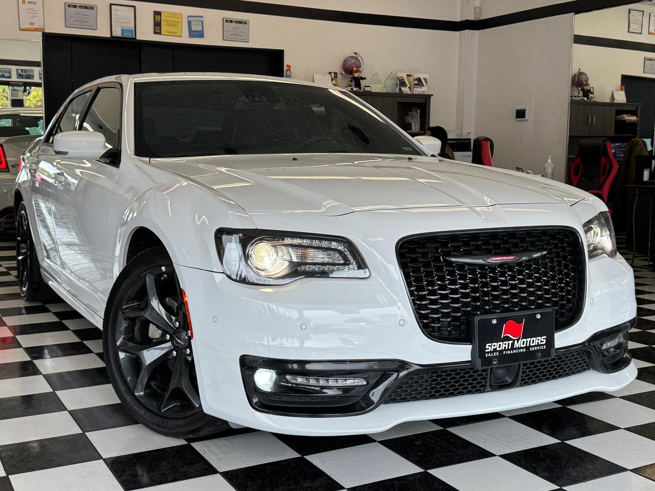 2023 Chrysler 300 300S RWD+Adaptive Cruise+Roof+LIKE NEW Photo