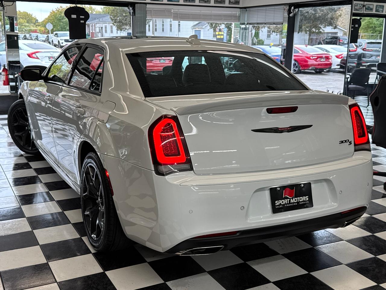 2023 Chrysler 300 300S RWD+Adaptive Cruise+Roof+LIKE NEW Photo