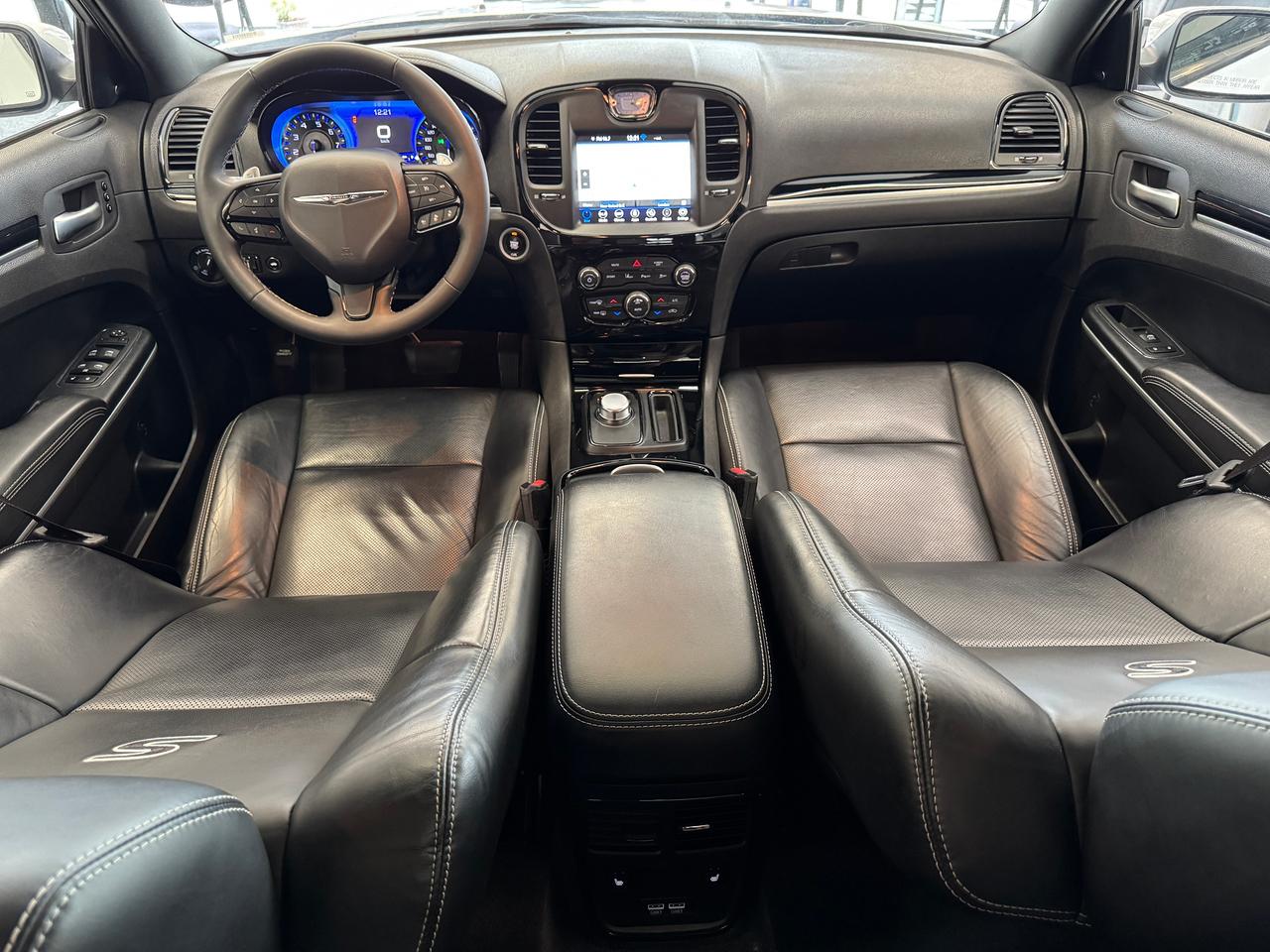 2023 Chrysler 300 300S RWD+Adaptive Cruise+Roof+LIKE NEW Photo