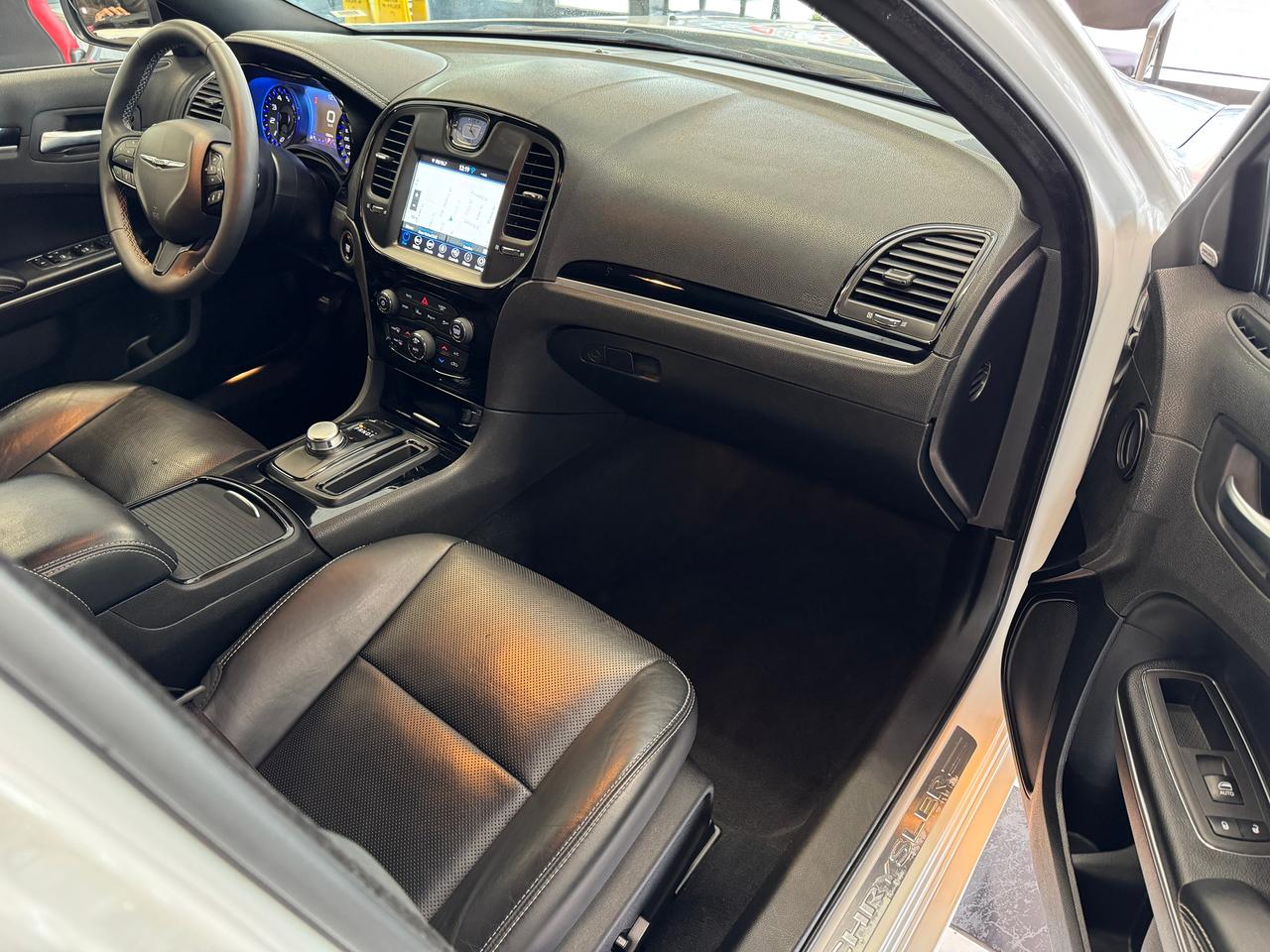 2023 Chrysler 300 300S RWD+Adaptive Cruise+Roof+LIKE NEW Photo