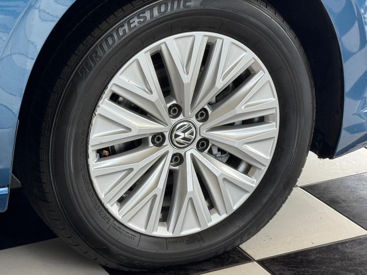 2019 Volkswagen Jetta Comfortline+New Tires+Brakes+ApplePlay+A/C Photo