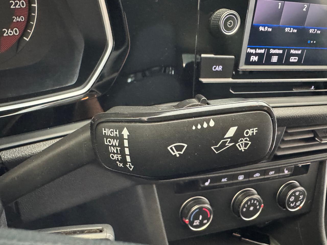 2019 Volkswagen Jetta Comfortline+New Tires+Brakes+ApplePlay+A/C Photo