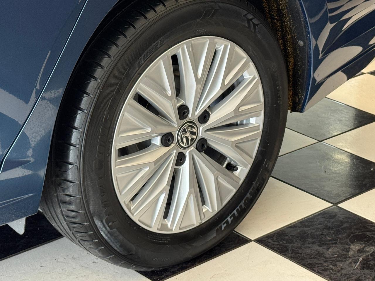 2019 Volkswagen Jetta Comfortline+New Tires+Brakes+ApplePlay+A/C Photo