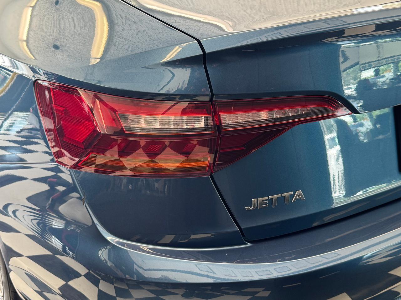 2019 Volkswagen Jetta Comfortline+New Tires+Brakes+ApplePlay+A/C Photo