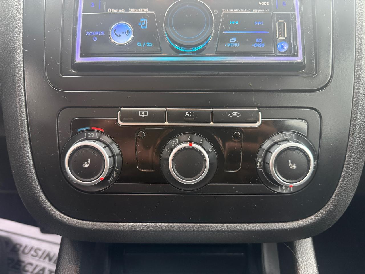 2010 Volkswagen Jetta 4dr 2.5L Auto Comfortline Photo