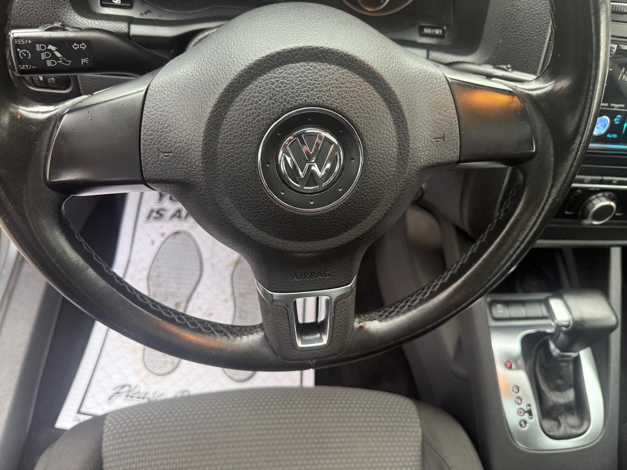 2010 Volkswagen Jetta 4dr 2.5L Auto Comfortline Photo