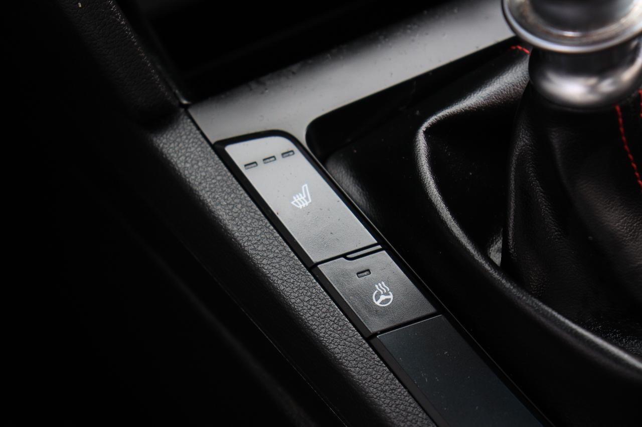 2020 Hyundai Elantra Sport | 6 Speed | Leather | Roof | CarPlay & More! Photo66