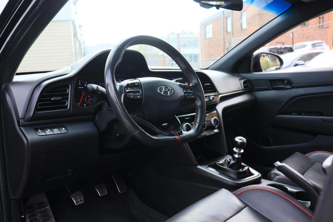 2020 Hyundai Elantra Sport | 6 Speed | Leather | Roof | CarPlay & More! Photo28