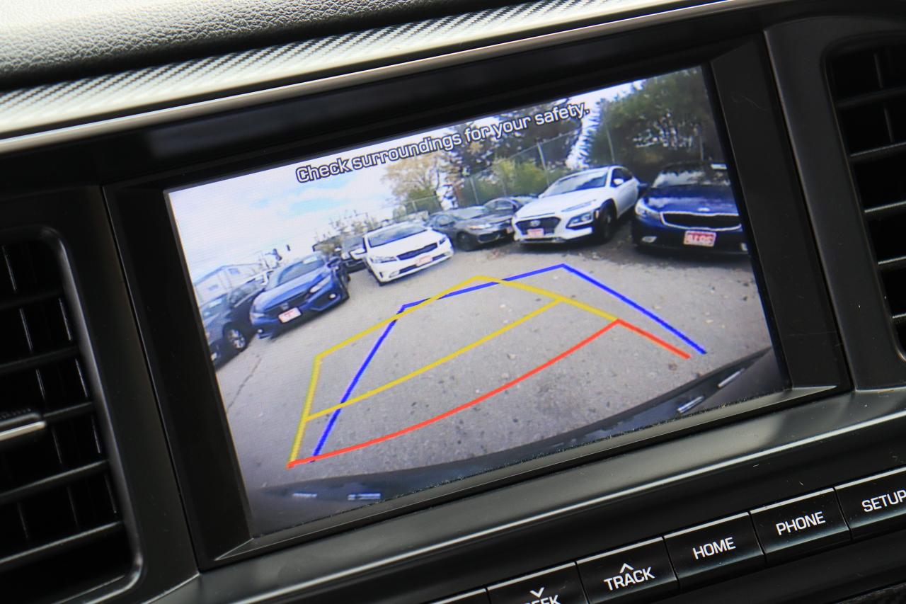 2020 Hyundai Elantra Sport | 6 Speed | Leather | Roof | CarPlay & More! Photo25