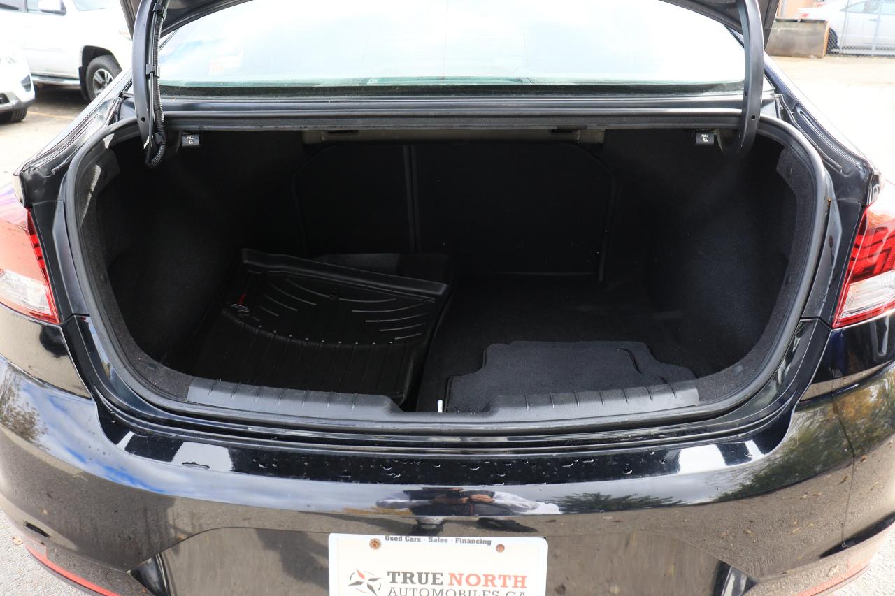 2020 Hyundai Elantra Sport | 6 Speed | Leather | Roof | CarPlay & More! Photo31