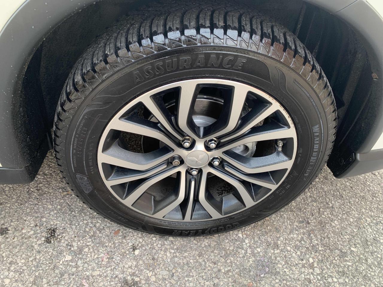 2017 Mitsubishi Outlander ES/ LOW KM / NO ACCIDENT/ 7 PASSENGER/LEATHER/MINT - Photo #13