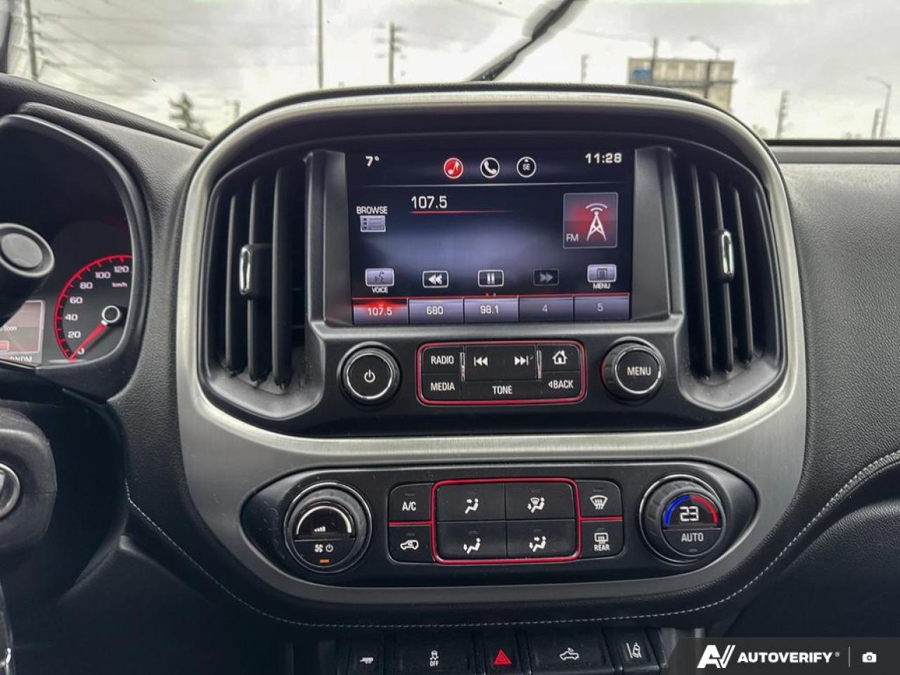 2015 GMC Canyon SLT / NO ACCIDENTS / LEATHER / NAV / 4WD - Photo #14