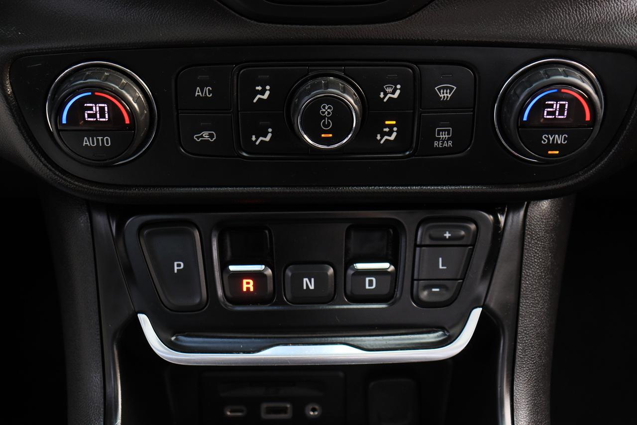 2020 GMC Terrain Denali | AWD | 2.0 L | Leather | Roof | Nav | Cam Photo