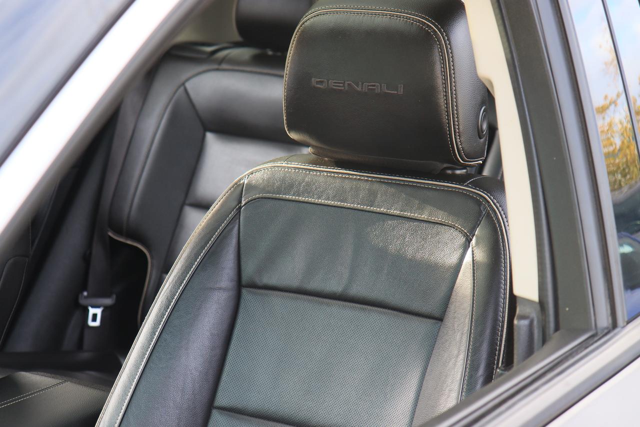 2020 GMC Terrain Denali | AWD | 2.0 L | Leather | Roof | Nav | Cam Photo